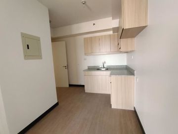 1BR RFO condo in QC - THE CELANDINE by DMCI