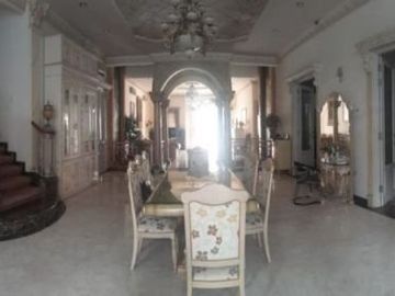 Rumah Mewah Pakuwon City, Private Pool, Jalan BOULEVARD Private Pool
