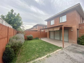 Casa en Venta en Pedro Garhnam Saravia 2577