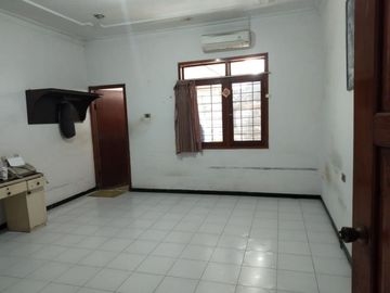 Rumah Kosong Shm di Tenggilis Mejoyo Selatan Surabaya