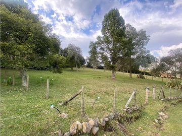 FINCA CON AMPLIO LOTE EN SANTA ELENA VEREDA SANTA ELENA SECTOR CENTRAL
