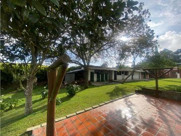 FINCA CON AMPLIO LOTE EN SANTA ELENA VEREDA SANTA ELENA SECTOR CENTRAL