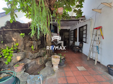 DIJUAL RUMAH LAMA HITUNG TANAH DI AREA PEJOMPONGAN BENDUNGAN HILIR JAKSEL