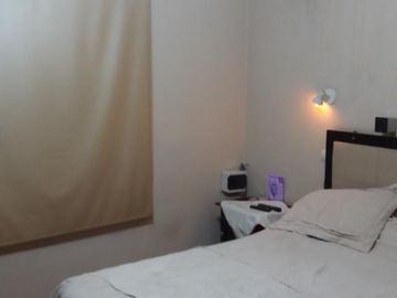 CASA AMERICANA EN PARQUE LELOIR CON 3 DORMITORIOS, QUINCHO-COCHERA PARA 2 AUTOS