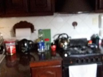 CASA AMERICANA EN PARQUE LELOIR CON 3 DORMITORIOS, QUINCHO-COCHERA PARA 2 AUTOS