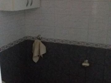 CASA AMERICANA EN PARQUE LELOIR CON 3 DORMITORIOS, QUINCHO-COCHERA PARA 2 AUTOS
