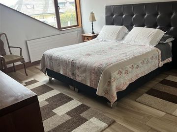 Casa en excelente barrio residencial dentro de la ciudad