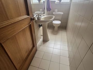 Casa en excelente barrio residencial dentro de la ciudad