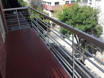 Excelente tres ambientes en venta en Villa Urquiza R
