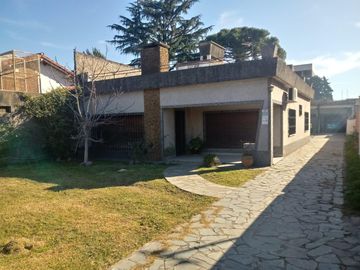 Casa En Venta Sobre Medrano Próximo A Fiscalía, Zona Cortijo Nuevo
