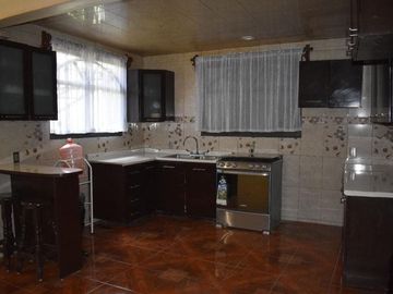 Tepotzotlan  Casa en VENTA con 3 departamentos y 3 locales