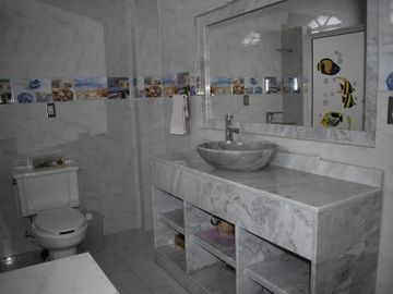 Tepotzotlan  Casa en VENTA con 3 departamentos y 3 locales