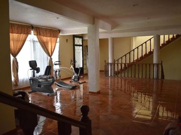 Tepotzotlan  Casa en VENTA con 3 departamentos y 3 locales