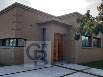Casa en Venta - Barrio Santa Elena , Pilar del Este