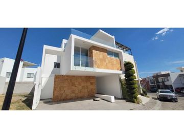 Casa En Venta En Parque Habana Angelopolis