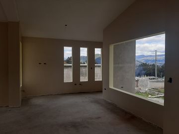 CONOCOTO, Conjunto Montecarlo, Casa independiente con terreno, una planta, 3 alcobas