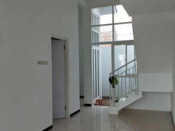 Perumahan Dekat Pasar Indomart Sekolah Kampus Kampung di Kota Malang