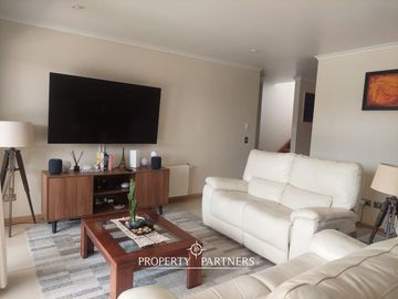 Casa mediterránea en condominio de 4 unidades.