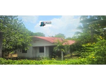 VENDO CASA CON 1000 METROS EN BOQUERON