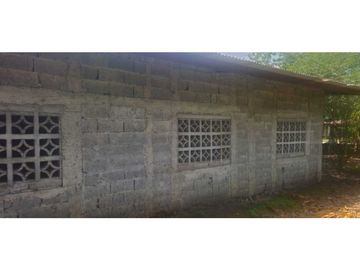 VENDO CASA CON 1000 METROS EN BOQUERON