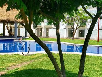 VENTA DE CASA EN EXCLUSIVO RESIDENCIAL CON ALBERCA EN YAUTEPEC, MORELOS