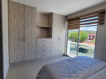 VENTA DE CASA EN EXCLUSIVO RESIDENCIAL CON ALBERCA EN YAUTEPEC, MORELOS
