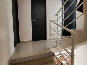 VENTA DE CASA EN EXCLUSIVO RESIDENCIAL CON ALBERCA EN YAUTEPEC, MORELOS