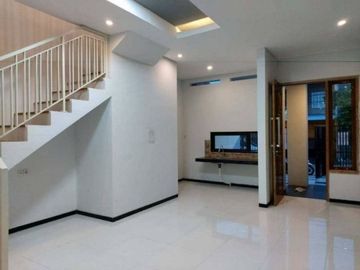 Rumah Baru 2,5 Lantai Rungkut Harapan Bonus AC dan Waterheater