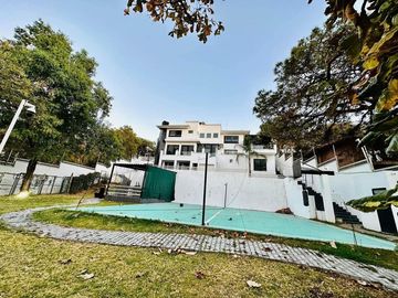 Residencia en exclusivo condominio.
