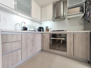 apartamento en venta en la floresta. Cod V26080