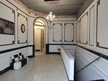 Casa grande. Ideal para más de una familia.