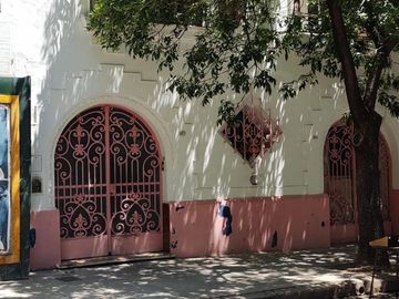 Casa grande. Ideal para más de una familia.