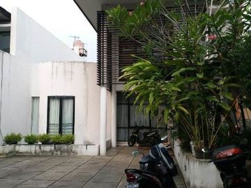 TownHouse Eksklusif di Pesanggrahan ada Fasilitas Kolam Renang Siap huni Harga Mulai dari 3.650 M Sj