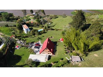 VENTA DE FINCA EN EL PEÑOL ANTIOQUIA