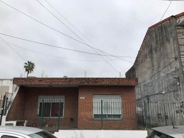Casa PH en venta en Quilmes Oeste