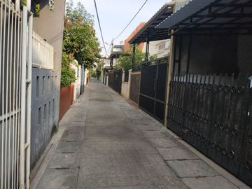 DISEWAKAN !! Rumah Bagus Jalan 1 Mobil di BCS , Bisa Nego