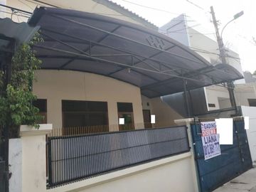 DISEWAKAN !! Rumah Bagus Jalan 1 Mobil di BCS , Bisa Nego