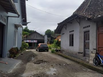 RUMAH DIJUAL DENGAN AKSES MUDAH HANYA 5 MENIT KE JALAN MAGELANG