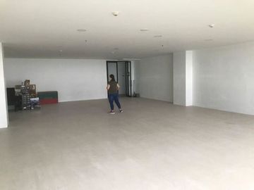 2 Unit Spazio Tower Office
