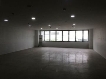 2 Unit Spazio Tower Office