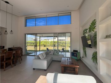 VENTA DE CASA CAMPESTRE EN ARMENIA, QUINDO, COLOMBIA