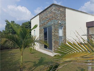 VENTA DE CASA CAMPESTRE EN ARMENIA, QUINDO, COLOMBIA