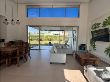 VENTA DE CASA CAMPESTRE EN ARMENIA, QUINDO, COLOMBIA