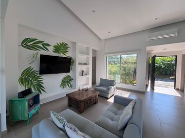 VENTA DE CASA CAMPESTRE EN ARMENIA, QUINDO, COLOMBIA