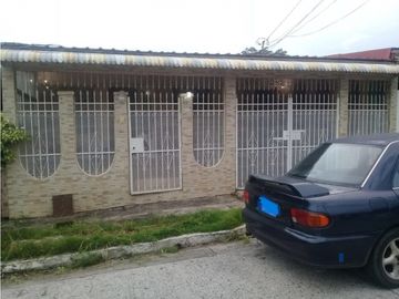 Venta Rápida de Acogedora Casa en Las Américas 155 Mts
