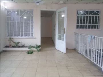 Venta Rápida de Acogedora Casa en Las Américas 155 Mts