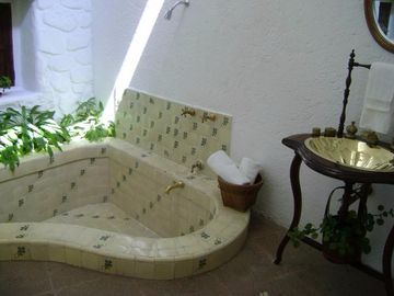 Casa en Fraccionamiento en Rancho Tetela, Cuernavaca, Morelos CAEN-20-Fr