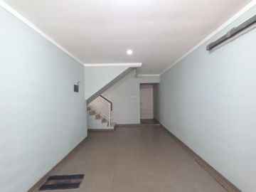 Kebayoran Garden, Rumah Baru selesai di Renovasi siap huni, SC-4508