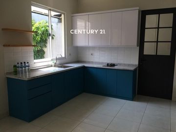 Disewakan Rumah Dalam Cluster Di Bsd Js 18132