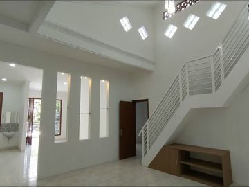 RUMAH BARU VILLA MELATI MAS BLOK T SIAP HUNI DIJUAL MURAH